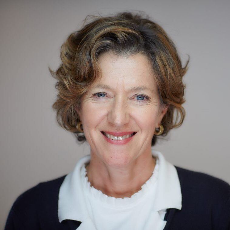 Andrea Abrahams headshot